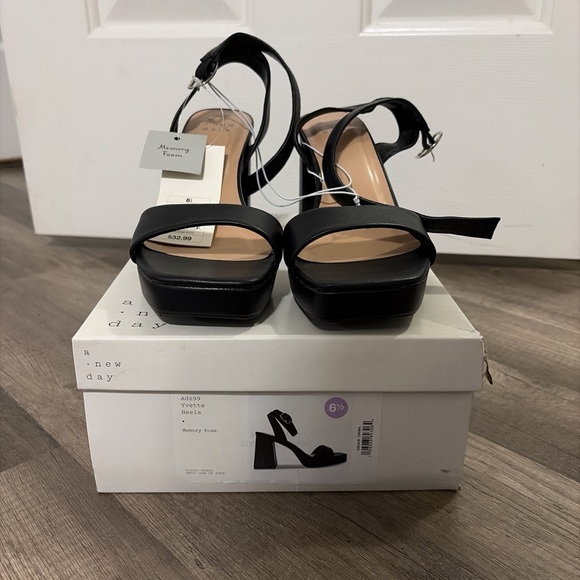 a new day Shoes - 6.5 Black Platform Ankle Strap Heels